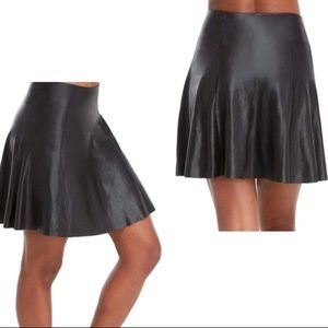 Spanx faux flouncy skirt NWT